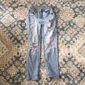 american eagle light wash mom straight jean